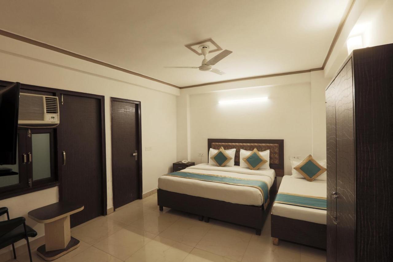 The River Front Hotel At Delhi Airport New Delhi Exterior photo